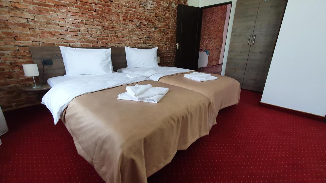 Cameră dublă cu baie privată